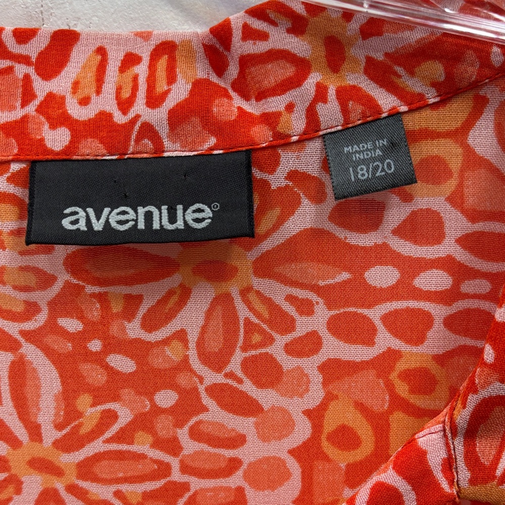 Avenue Feminine Sheer Floral Embellished Button-Down Short-Sleeve Blouse 18/ 20 - Picture 10 of 11